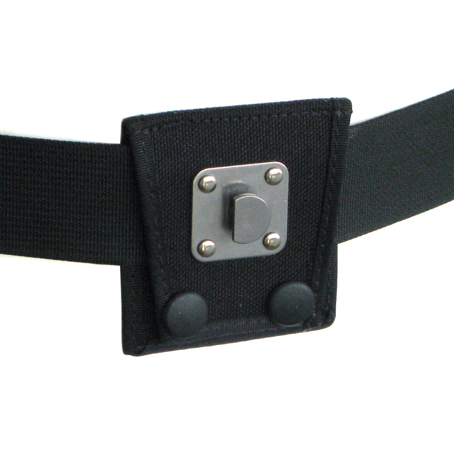 Belt with male swivel clip carrier.